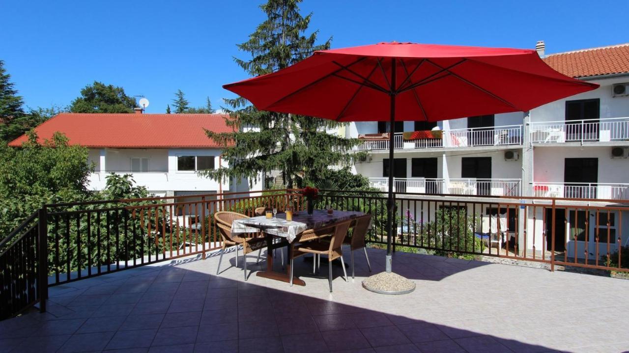 Apartments Grzetic Malinska Exterior foto